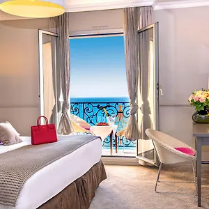 Le Royal Promenade Des Hotel